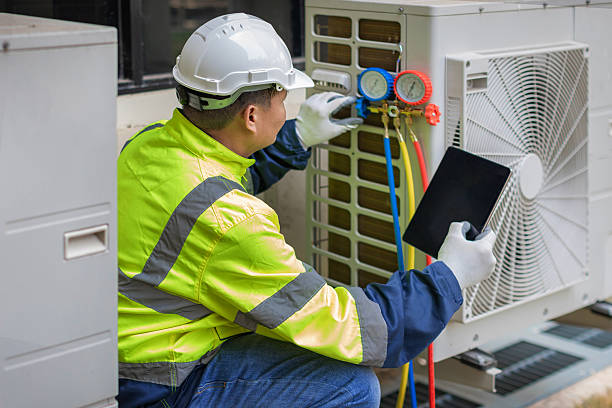 Professional Hvac technician working in Riverton, UT